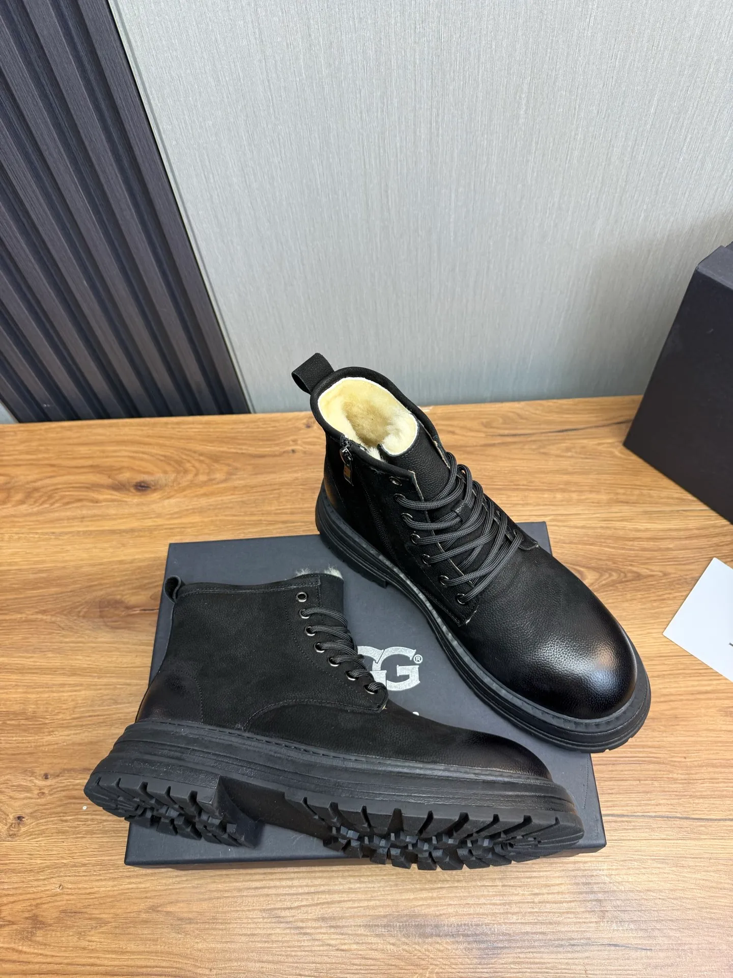 Factory price 680💰 [UGG] Men's hot winter warm boots🐑Simple and fashionable design, cowhide➕comfortable and warm wool lining. Soft and comfortable to wear, good warmth retention, and excellent foot feel. Regular size 38-45